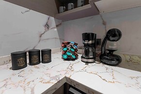 Trendy Apartment in Alwadi Vl