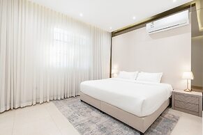 Three BR Spacious & Luxurious Flat in Hittin