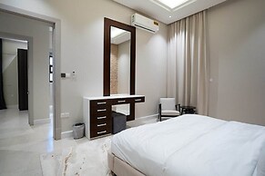Three Bedroom Trendy Apartment in Qurtoba