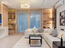 Luxurious 2-br Flat With Relaxation Space lll
