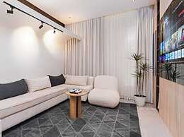 Luxurious 2-br Flat With Relaxation Space lll