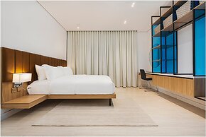 Hotel-finish Flat in Al Mughrizat With Workspace