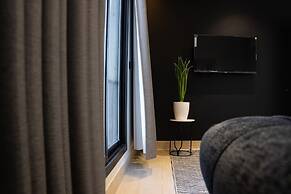 Comfortable Two BR Home With Shared Garden