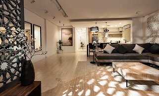 Stylish and Cozy Flat in Almughrizat