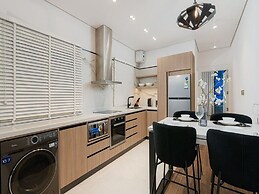 Trendy & Cozy 1 BR Apartment in Almughrizat