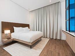 Modern Comfort, Dedicated Desk, Free Parking
