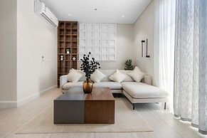 Central Stay With Parking & Stylish Design