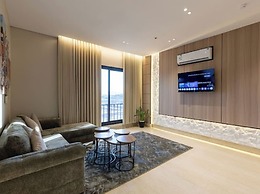Trendy Apartment With Access to Shared Garden