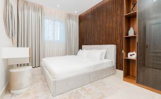 Luxury Home: Dedicatedwork Space, Parking