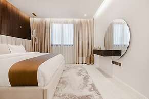 Modern Elegance & Comfort in Al Narjis With Wifi