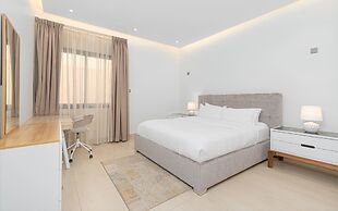 Stylish& Modern Apartment in Alwadi