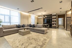 Three BR Luxurious & Spacious Flat in Almadinah