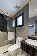 Three BR Luxurious & Spacious Flat in Almadinah