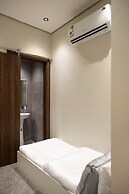 Three BR Luxurious & Spacious Flat in Almadinah