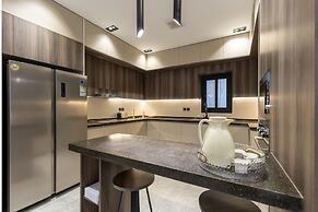 Three BR Luxurious & Spacious Flat in Almadinah