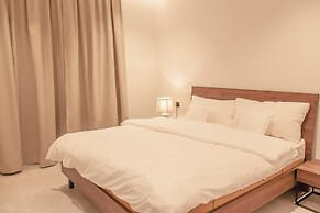 Trendy and Cozy Apartment in Hittin Compound