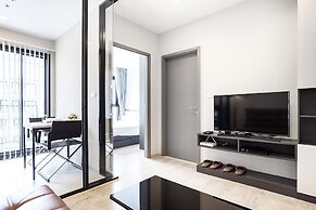 Central Pattaya Fully Equipped Condo Next to Beach