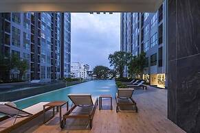 Central Pattaya Fully Equipped Condo Next to Beach