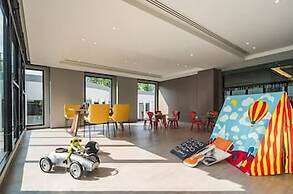 Central Pattaya Fully Equipped Condo Next to Beach