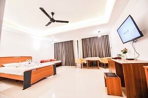 Oasis Riverside Hotel