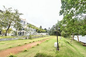 Oasis Riverside Hotel