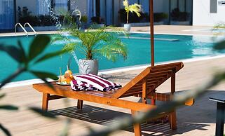 Oasis Riverside Hotel