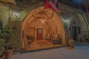 Deep Cave House