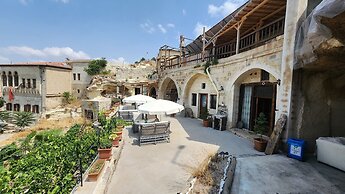 Deep Cave House