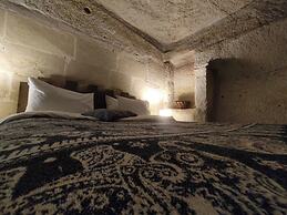 Deep Cave House