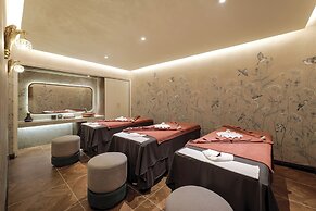 Heritage Ham Long Hotel & Spa