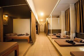 Ali Grand Hotel