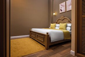 Ali Grand Hotel