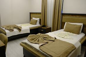 GRAND DIAMOND HOTEL