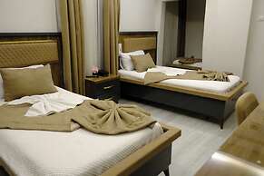 GRAND DIAMOND HOTEL