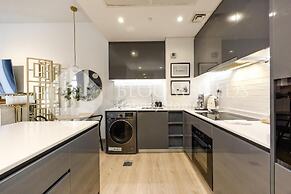 Bloomfields Stylish 1BR The Bridges