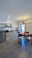 w Trendy 2BR Duplex Retreat in Cusco