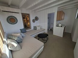 ANDELIAS SIGNATURE SUITES
