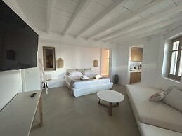 ANDELIAS SIGNATURE SUITES