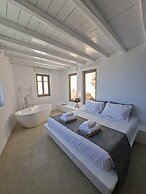 ANDELIAS SIGNATURE SUITES