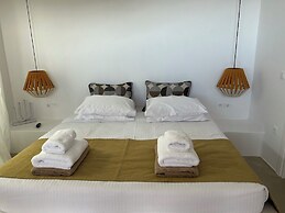 ANDELIAS SIGNATURE SUITES