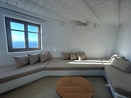 ANDELIAS SIGNATURE SUITES