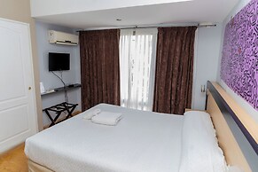 Apart Hotel Rivadavia 815
