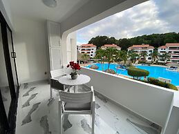 The Sapphire Suite