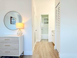 Top Location Waterfront Balcony Dream