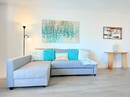 Top Location Waterfront Balcony Dream