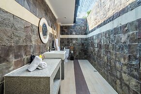 Tropical Villa Matahari