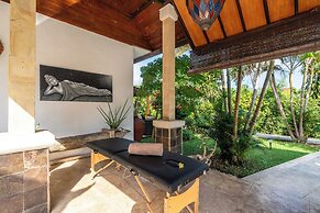 Tropical Villa Matahari