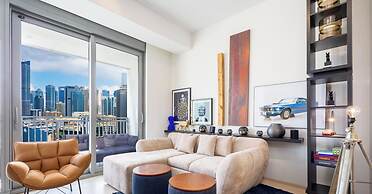 LUX 52 42 Deluxe Marina View Suite 3
