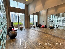 LUX 52 42 Deluxe Marina View Suite 3