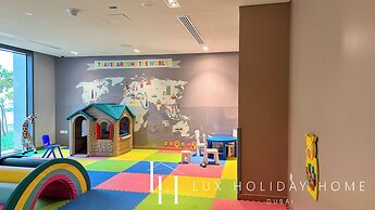 LUX 52 42 Deluxe Marina View Suite 3
